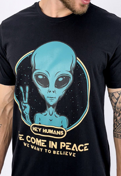 CAMISETA ALIEN PEACE na internet