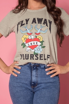 CAMISETA LOVE FLY VERDE ALFAFA - comprar online