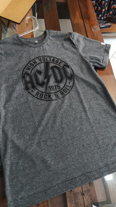 CAMISETA AC/DC - ROCK 'N' ROLL na internet