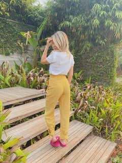 Calça Jogger Linho Doha Amarelo na internet