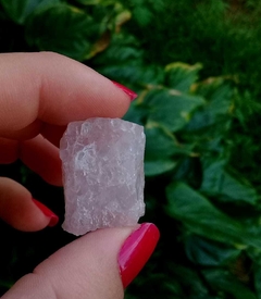 Quartzo Morango Bruto P - CRISTAL DA GESTANTE