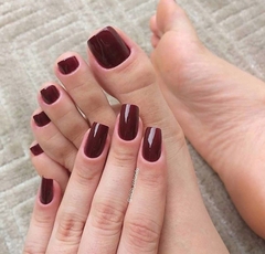 S020 - MANICURE E PEDICURE