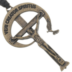 Cordão de Couro com Crucifixo Veni Creator Spiritus - comprar online