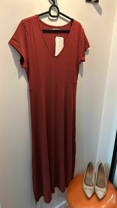 VESTIDO MIDI CANELADO MALHA