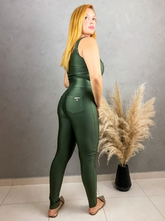 CALÇA CRIS PRADA VERDE MILITAR na internet