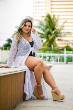 Saída de Praia Plus Size Branca na internet