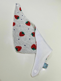 Babador bandana estampa morango - comprar online