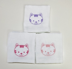 KIT 3 FRALDINHAS BORDADO GATINHO MENINA