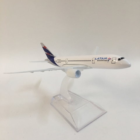 16cm Alloy Metal LATAM AIR TAM Airlines Boeing 787 B787 Airways Airplane Model Plane Model W Stand Aircraft Gift FREE SHIPPING