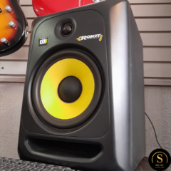 MONITOR REFERENCIA KRK 8 GENERATION USADO