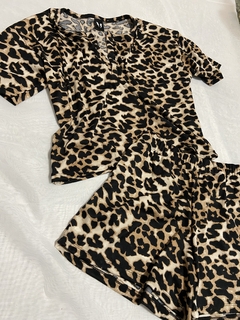 Short animal print - comprar online