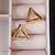 Brinco triangular cravejado com micro zircônias - Banhado a Ouro 18k