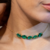 CHOKER OVAL CRISTAIS VERDES NO OURO - comprar online