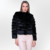 Casaco Streamline em pele de coelho e couro pelica de cabra com bolso feminino Fabiane Frank Fur and Shop quentinho para o frio do outono inverno 2024 2025 Preto Frente Fechado