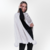 Manta em Tricot Pied de Poule com pompom em Pele de coelho removível de Fabiane Frank feminino Fur and Shop Mantô Xale bege off white e branco quentinha para o frio do outono inverno 2024 2025 lado