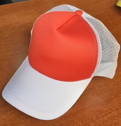 Gorras Trucker Blanco y Rojo, Gorras Polo, Gorras Personalizadas, Gorras Cerradas, Gorras Bordadas, Gorras Sublimadas, Gorras con Logo