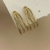 Brinco Ear Hook Cuidado - Ouro 18K - Coleção Jeitos de Amar