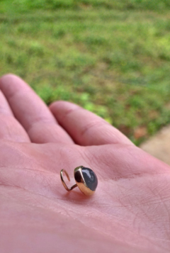 Piercing de Moeda Antiga com Pedra - Nua Acessórios