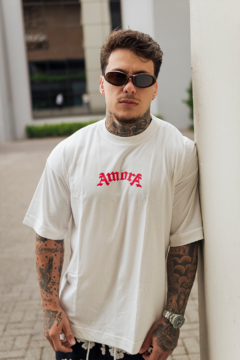 Camiseta Over Boxy Lettering Art Off white - Amora Clothing