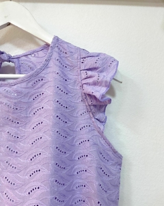 [BRODERIE] Musculosa con volado - tienda online