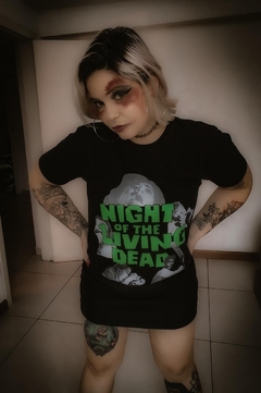 Camiseta T-shirt Night of the Living Dead na internet