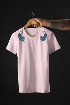 Imagem do CAMISETA T-SHIRT ROSA UNISSEX TIGRE TATUAGEM OLD SCHOOL