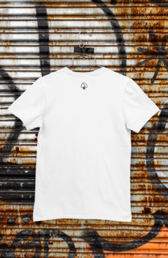 Camiseta t-shirt branca unissex underground moda alternativa na internet