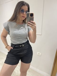 Blusa Sisi na internet