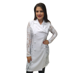 Jaleco Feminino Manga Longa com Renda e Botões Forrado - Jalecos-Bordados-Dolmãs-Uniformes- Rafaella Uniformes e Bordados