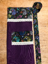 Meio Avental roxo oxford com tricoline Detalhes em bordado inglês