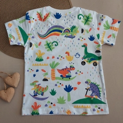 Camiseta uni alg MC Dinos brincando - Est fr e ct - A210 - comprar online