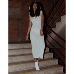 VESTIDO BABALOO MIDI - BRANCO / VESTIDO MIDI / DECOTE V PROFUNDO / CAPUZ / SEM MANGAS / SAIA RETA na internet