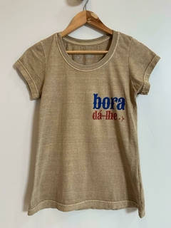 Camiseta babylong "bora dá-lhe" areia