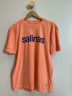 Camiseta unissex "Salinas" laranja com azul