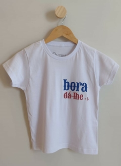 Camiseta Infantil "Bora dá-lhe" Collab Thiago Castanho