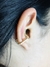 Piercing fake ear hook com design retangular na internet