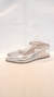 SLIPPER EN PUNTA REPTIL PLATA CON PULSERA (Nuria)