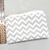 Necessaire Chevron cinza e branco na internet