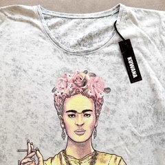 Remera Frida Daft Soft Grey - comprar online