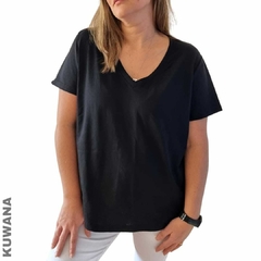 Remera XL Escote V Black Basic - comprar online