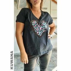 Remera V XL LOVE bordado PREMIUM en internet