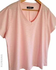 Remera V Basic ROSE FLAME (4 talles) - Kuwana Mayorista