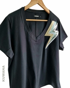 Remera V OVERSIZE (XL) THUNDER BLACK en internet