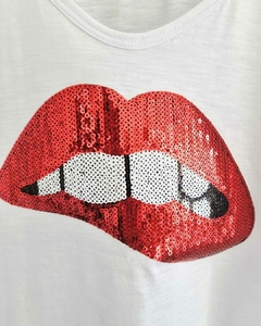 Remera V LIPS RED PREMIUM WHITE (4 talles) - comprar online