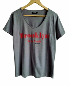 Remera V BROOCK Premium (M al XL)