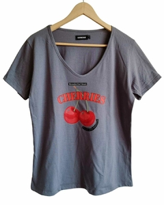 Remera V Cherry GRey Premium (M al XL)