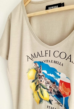 Remera V PREMIUM AMALFI Mantecol (3 talles) - comprar online