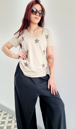 Remera V STARS PRINT ( 3 talles)