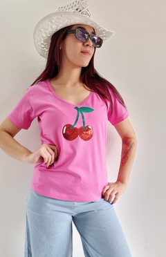 Remera V CHERRY PINK (SM)