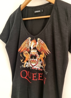 Remera V PREMIUM QUEEN (4 talles) - tienda online